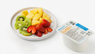 Йогурт со свежими фруктами:ананас, киви, клубника