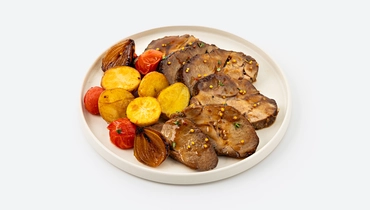 Изображение товара Буженина с карамелизированным луком и мини-картофелем готовое блюдо