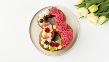 Торт "Медовая восьмерка" (с мармеладом малина)