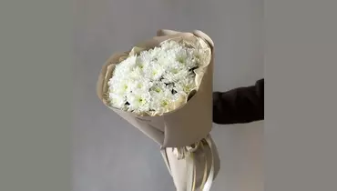 Изображение товара Букет из 5 белых хризантем FMART by flowwow