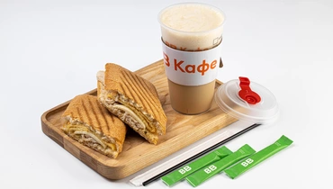 Комбо капучино 0.4 и сэндвич "Нежный" с курицей, омлетом и моцареллой, кафе