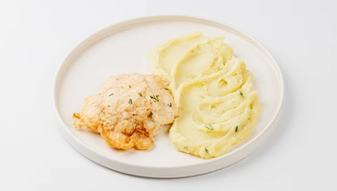 Шницель куриный в яйце с картофельным пюре
