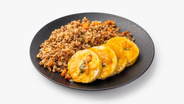 Гречка с&nbsp;куриным рулетом с&nbsp;курагой и&nbsp;шпинатом