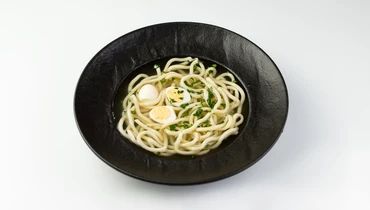 Суп-лапша с&nbsp;перепелиным яйцом