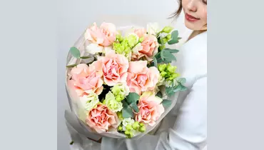 Авторский букет «Весенний сад» с&nbsp;французской розой FMART by flowwow