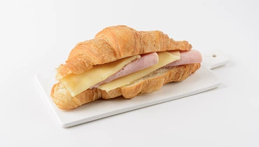 Изображение товара Круассан с ветчиной и сыром КС