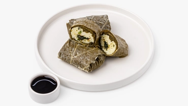 Долма с&nbsp;Сулугуни и&nbsp;гранатовым соусом