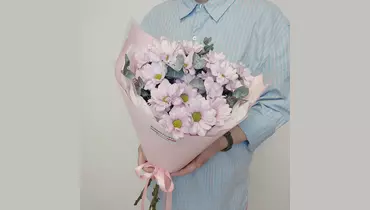 Изображение товара Нежный букет Розовые Сны из хризантем и эвкалипта - 1000 г