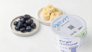 Йогурт со свежими фруктами: голубика и&nbsp;банан