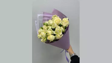 Изображение товара Букет кустовых роз Salinero 3 шт. в упаковке