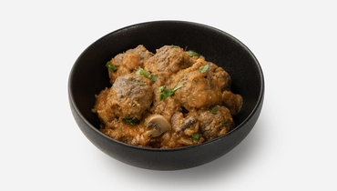 Изображение товара Митболы из говядины с шампиньонами и тыквенным соусом