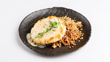 Куриная зраза с&nbsp;гречневой кашей и&nbsp;грибами