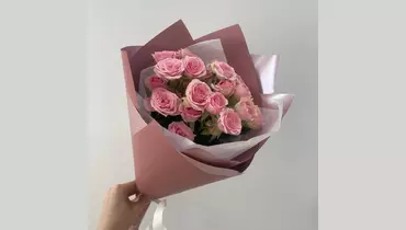 Изображение товара Букет кустовых роз Динара 5 шт. в упаковке