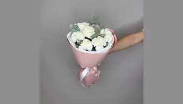 Изображение товара Букет из белых гвоздик с эвкалиптом FMART by flowwow