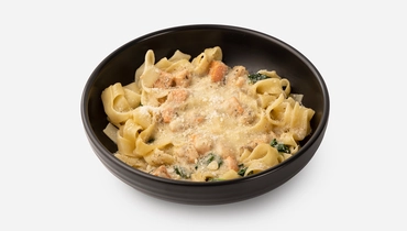 Паста альфреде с&nbsp;копчёной форелью