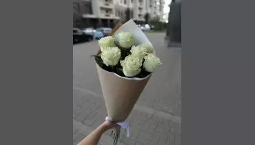 Букет белых роз Эквадор 7 шт. в&nbsp;крафте