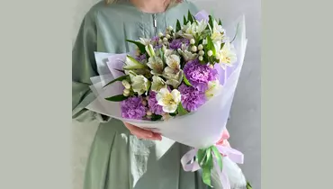 Изображение товара Букет Сиреневый бриз с альстромерией и гвоздикой FMART by flowwow