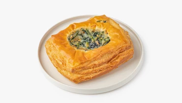 Изображение товара Вензель с сыром и шпинатом - выпечка из слоёного теста с начинкой
