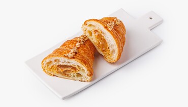 Изображение товара Круассан с варёной сгущенкой кафе - вкусное кондитерское изделие
