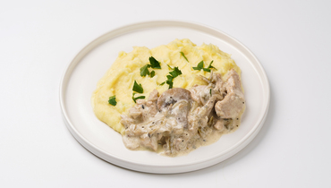 Изображение товара Бефстроганов из курицы с картофельным пюре 250 г ВкусВилл