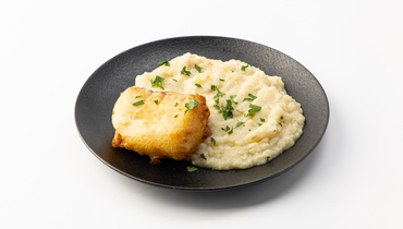 Изображение товара Филе-кусочки трески в кляре с пюре из цветной капусты