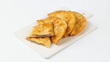 Изображение товара Чебуреки с мясом ВкусВилл, 240 г - сытный и вкусный перекус