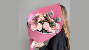 Изображение товара Букет кустовые розы 7 FMART by flowwow