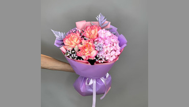 Изображение товара Букет из французских роз с гортензией FMART by flowwow