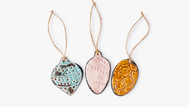 Изображение товара Набор подвесок Шарики яркие ручной работы для декора и подарков