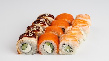 Изображение товара Набор роллов Канада 3 вида по 4 шт. японские суши для дома