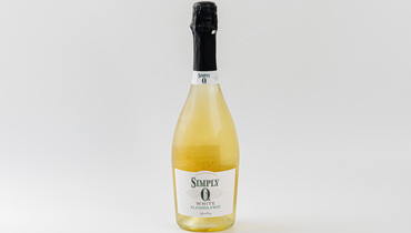 Изображение товара Безалкогольное игристое белое сладкое вино Симпли 0 750 мл Германия