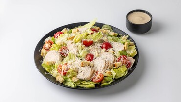 Изображение товара Большая порция салата Цезарь с курицей от ВкусВилл