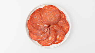 Изображение товара Чоризо с/к нарезка 70 г ВкусВилл пряная и ароматная закуска из свинины и куриной грудки