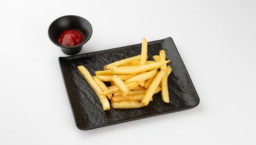 Изображение товара Картофель фри с кетчупом 100 г Иппин - хрустящая закуска с солью и соусом