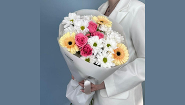 Изображение товара Букет с кустовой розой и гермини FMART by flowwow