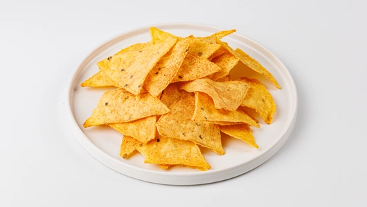 Чипсы кукурузные "Начос" с томатами и паприкой