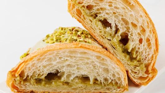 Круассан с фисташковой начинкой