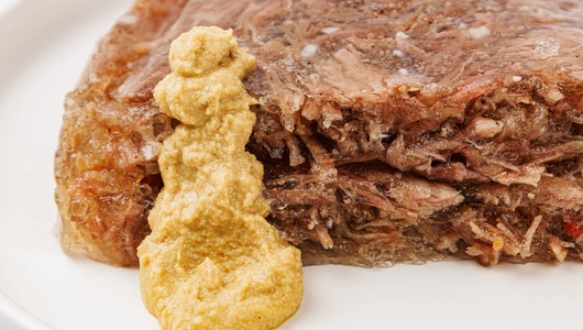 Заливное из говядины с горчицей