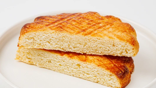 Коржик молочный