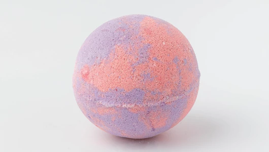 Бомбочка для ванны с игрушкой