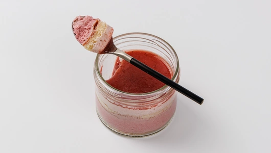Десерт в банке "Малина-клубника", кафе Десерт в банке "Малина-клубника", кафе