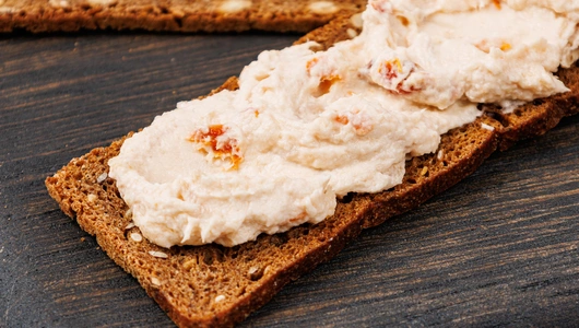 Риет из форели и горбуши с сыром "Риккота" и вялеными томатами, 100 г