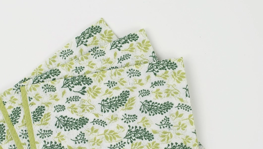 Салфетки бумажные 2сл 85 листов, в салфетнице Салфетки бумажные 2сл 85 листов, в салфетнице