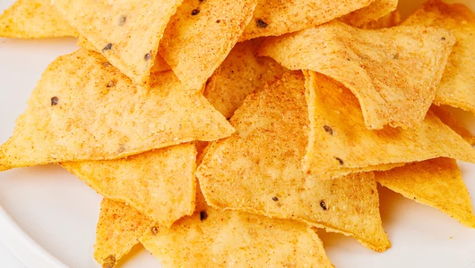 Чипсы кукурузные "Начос" с томатами и паприкой