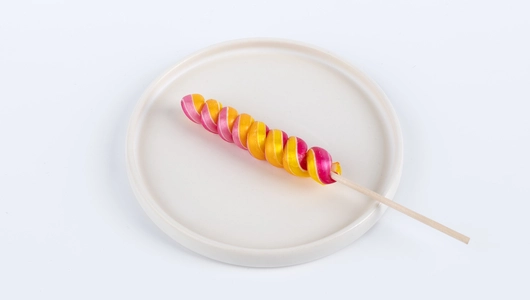 Карамель "Фруктовая спираль" на палочке (дыня, клубника, земляника, яблоко)