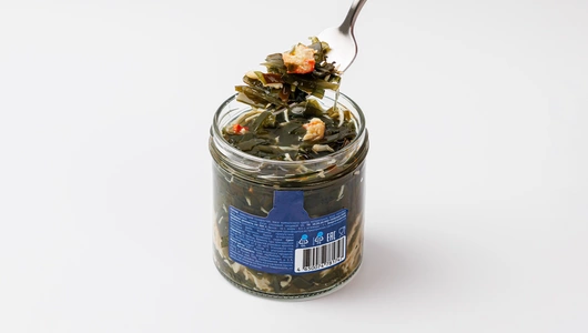 Морская капуста с натуральным мясом камчатского краба 300г Морская капуста с натуральным мясом камчатского краба 300г