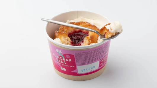 Десерт "Ромовая баба с вишней и крем-чиз" Десерт "Ромовая баба с вишней и крем-чиз"