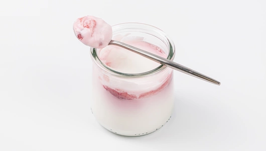 Йогурт сливочный "Рулет с фисташкой и малиной" 8,2% Йогурт сливочный "Рулет с фисташкой и малиной" 8,2%