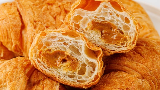 Круассаны-мини с вареной сгущенкой, 6 шт Круассаны-мини с вареной сгущенкой, 6 шт