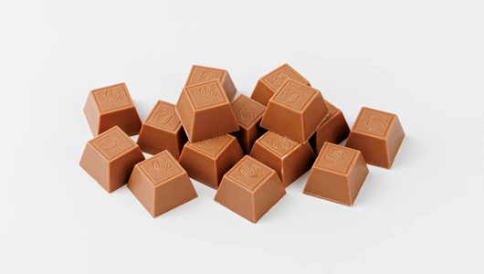 Шоколад молочный с клубникой, ВЕС Шоколад молочный с клубникой, ВЕС